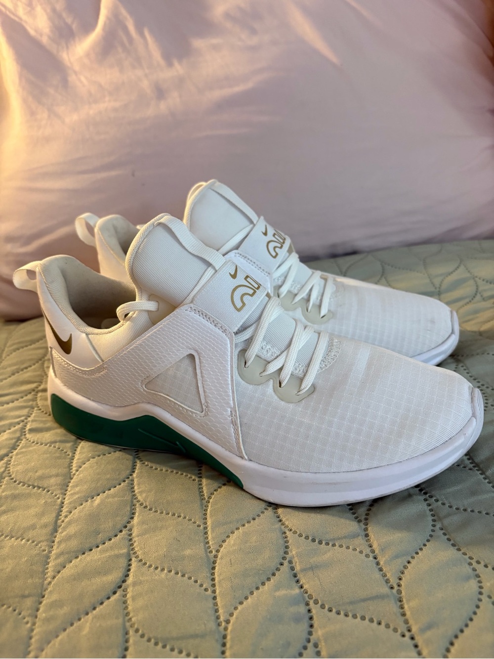 Nike Women’s  Legend Essential 2 Women’s Cross-Training Gym Shoes 👟⚡️ Sz 8.5